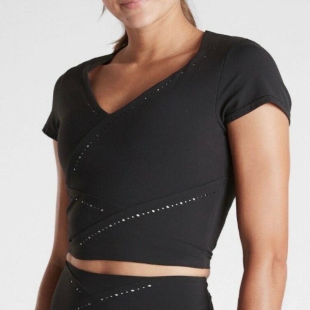 Athleta Its A Wrap Crop Tee Shirt Black V Neck Mesh Back
